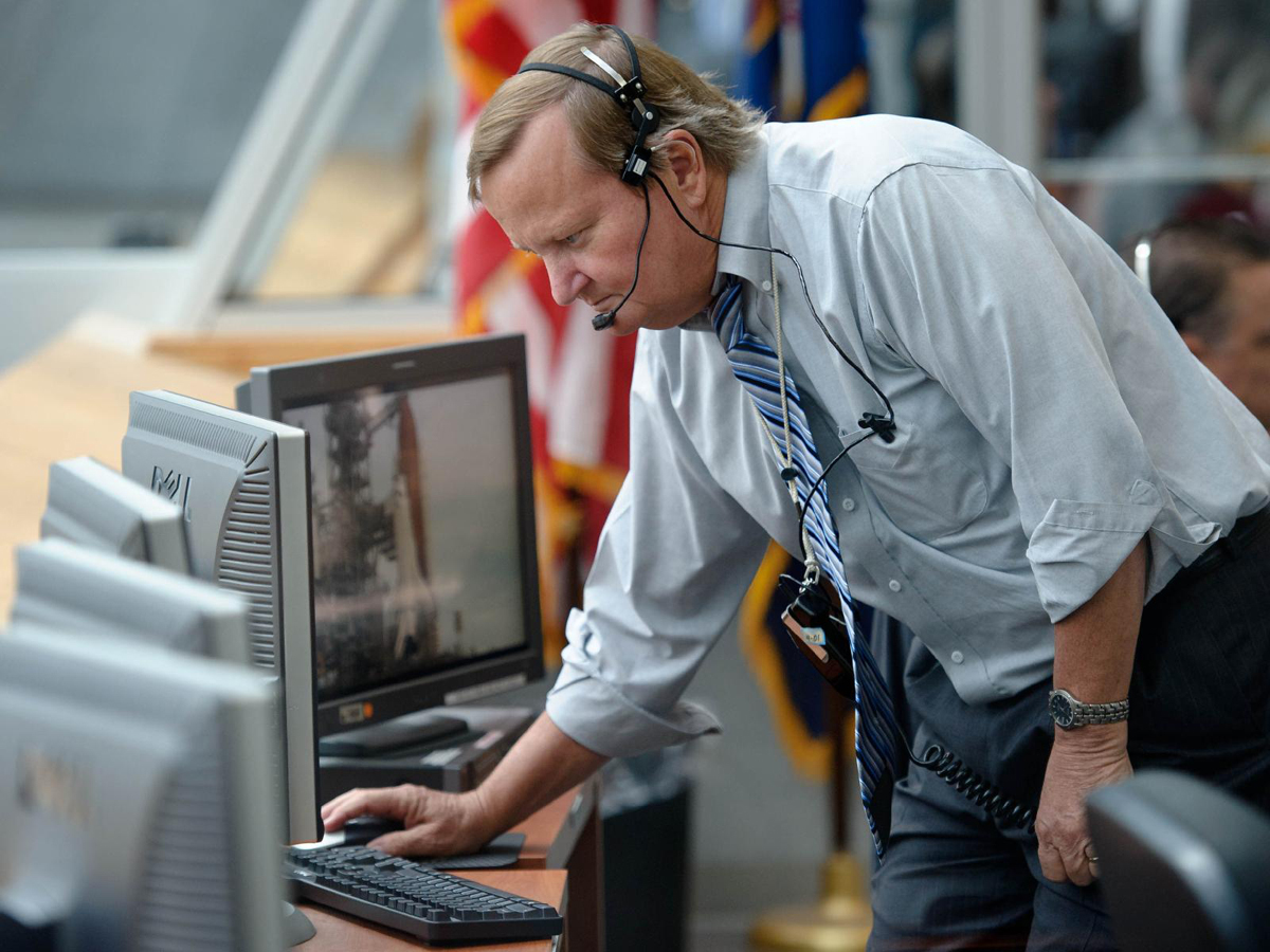 NASA Space Shuttle Launch Director Joins Commercial Rocket Company